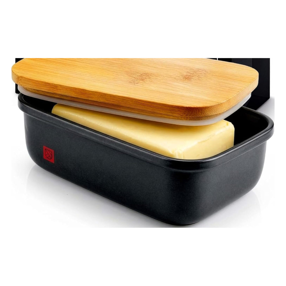 Butter dish in black with the bamboo lid on